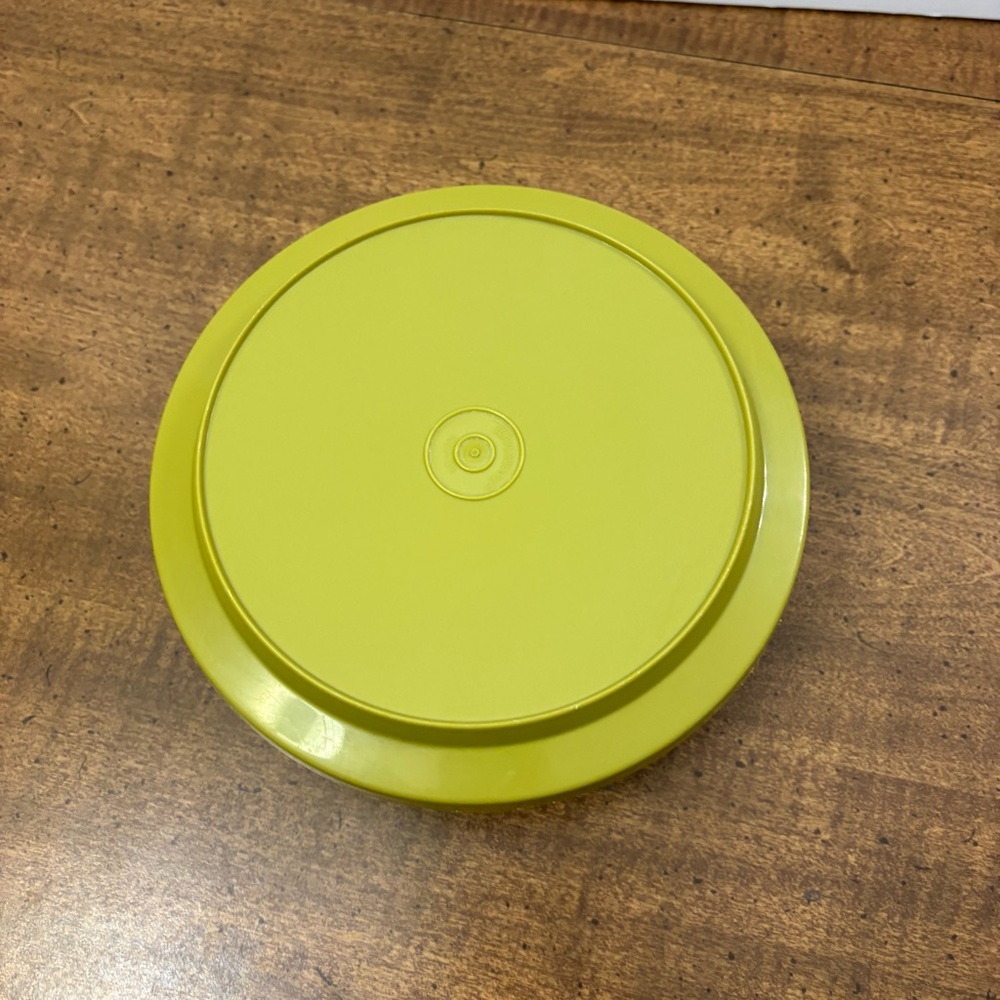 Vintage Tupperware Seal-N-Serve Green Bowl Lid Cl
